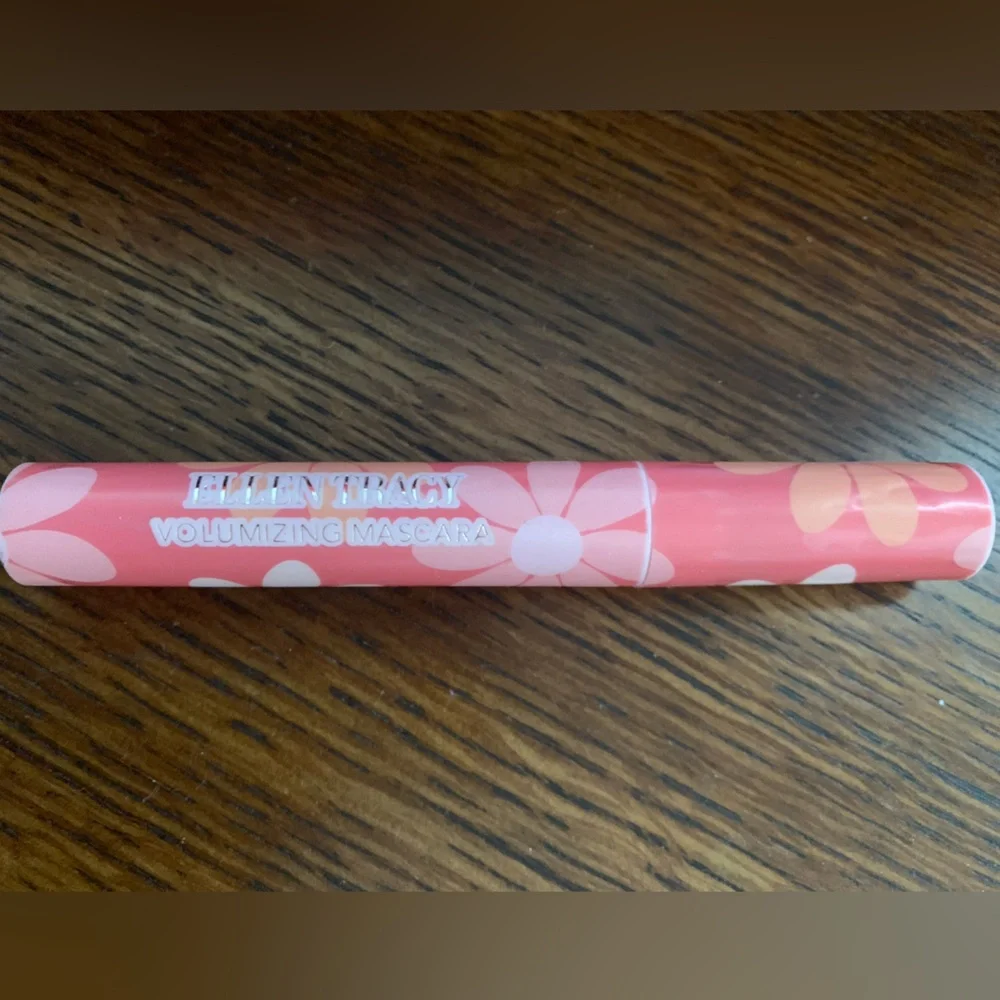 New Ellen Tracy Volumizing Mascara